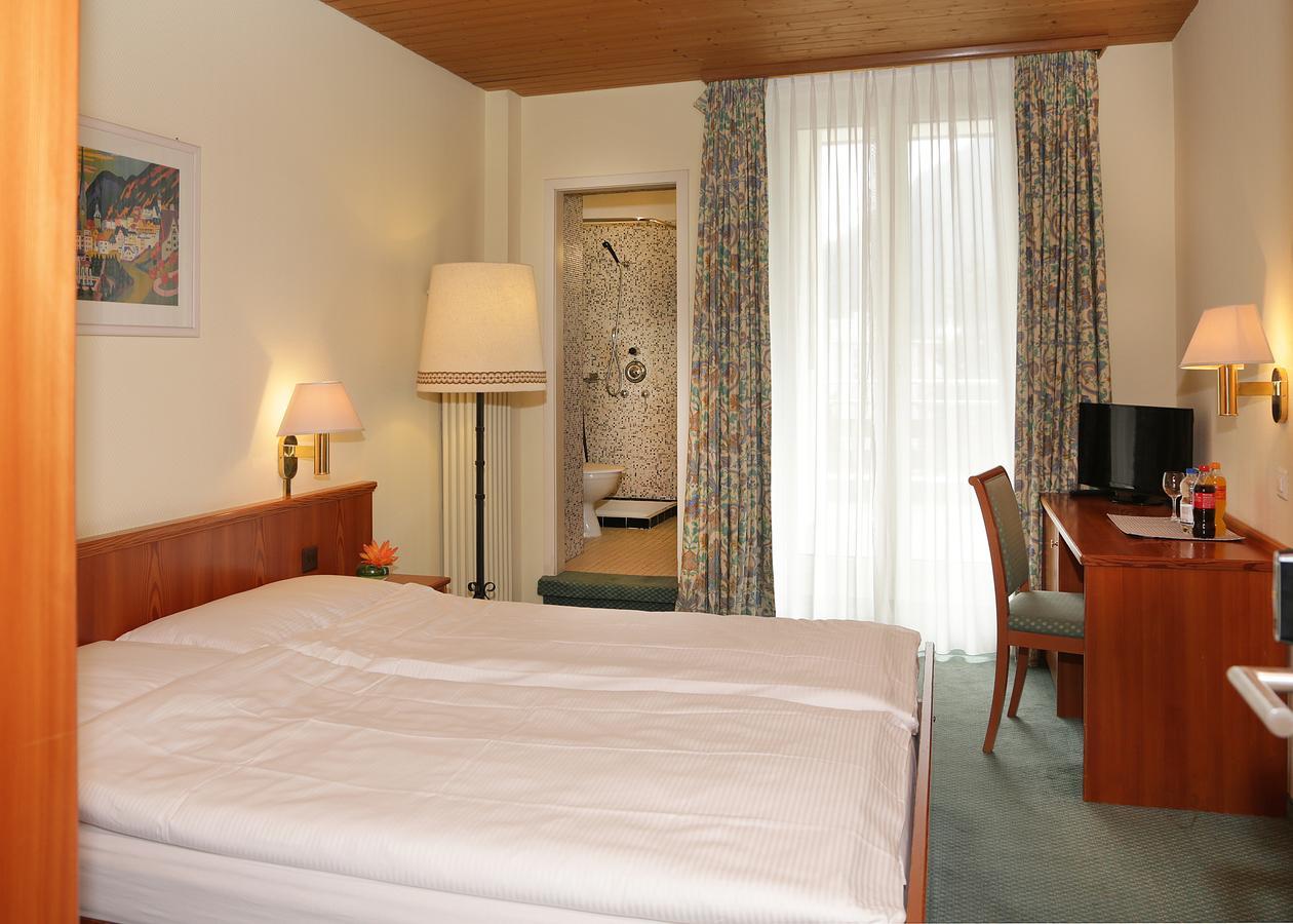 Hotel Derby Davos Room photo