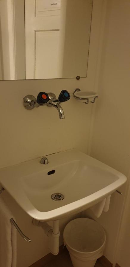 Hotel Derby Davos Room photo